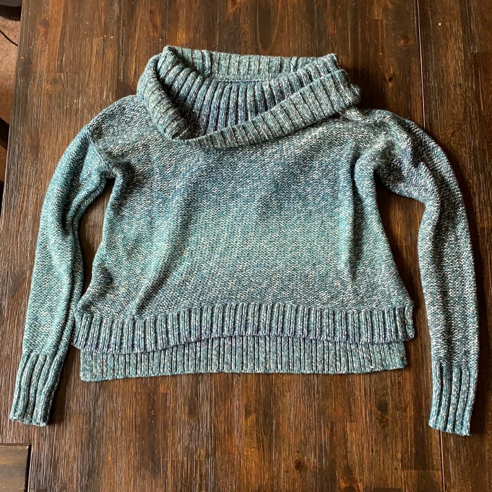 Medium American Eagle sweater